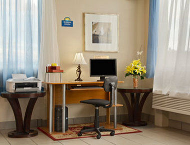 Days Inn By Wyndham Southington Εξωτερικό φωτογραφία