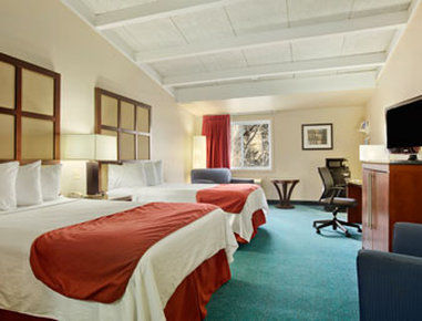 Days Inn By Wyndham Southington Εξωτερικό φωτογραφία